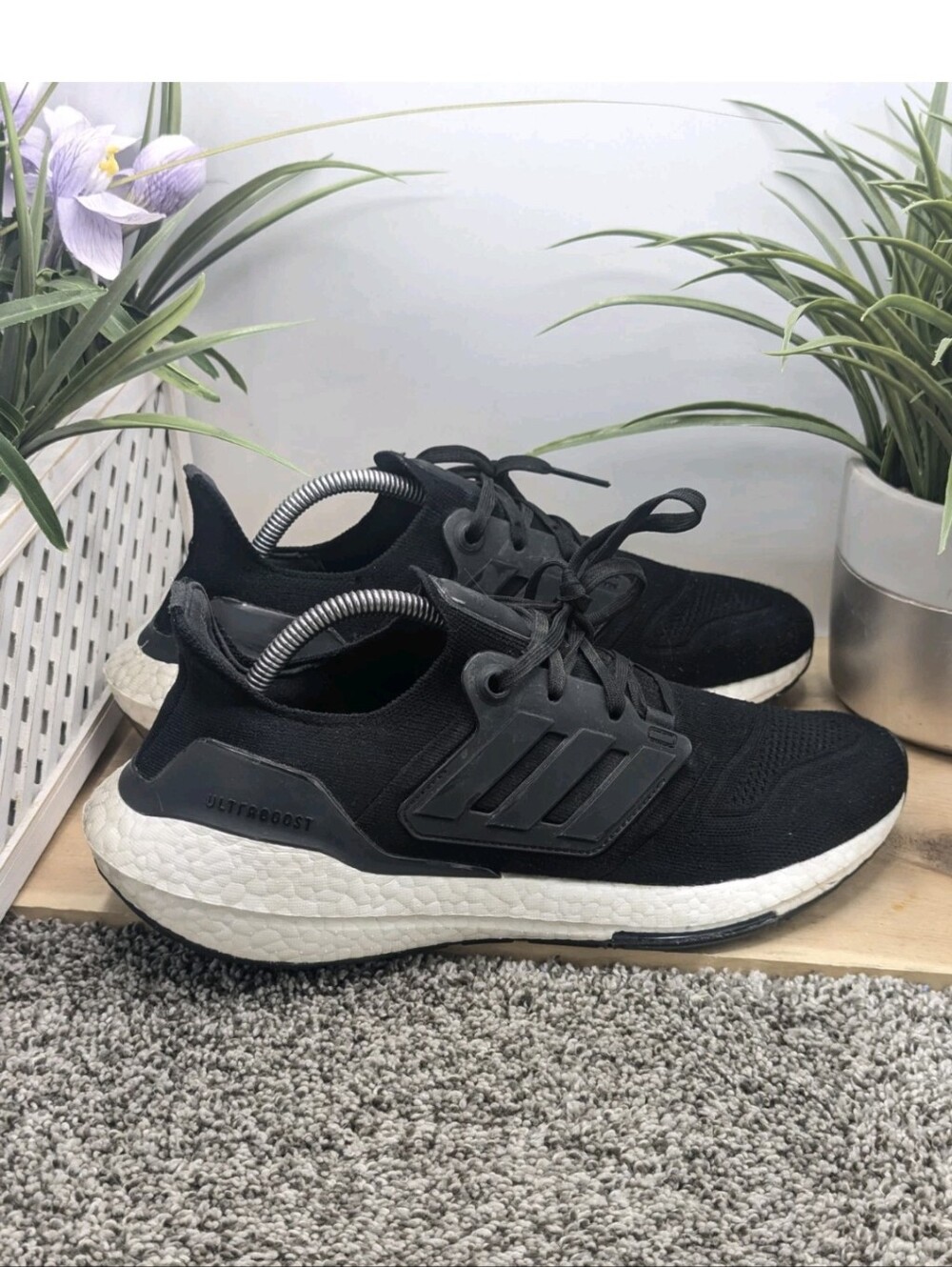 adidas UltraBoost 22 Womens Size 10.5 Black Multi Gradient Running Shoes